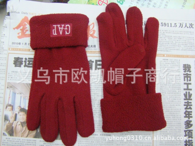 LA103可发样厂家直销 促销礼品 可印刷刺绣LOGO 冬季保暖单色五指摇粒绒手套