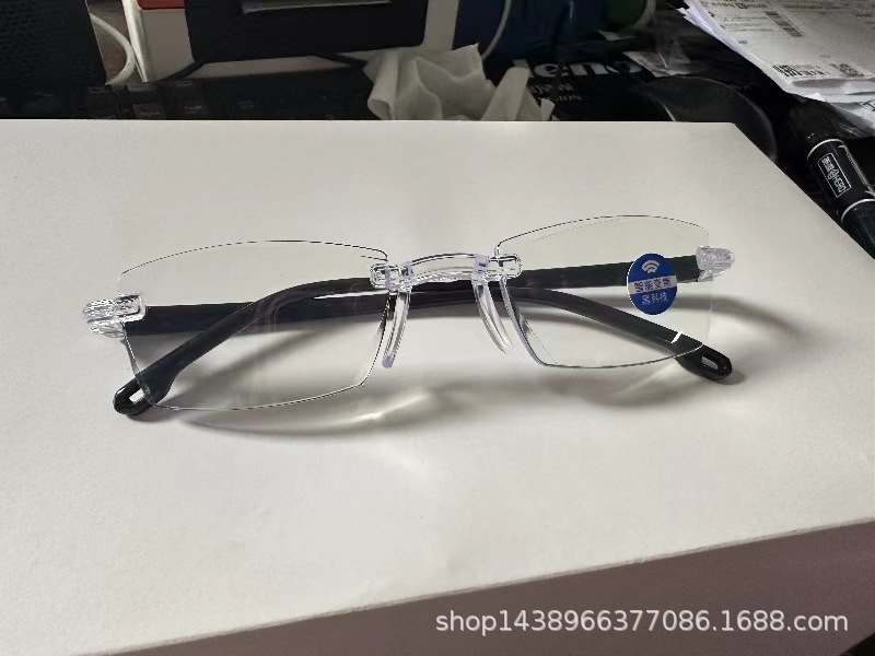 LA181可发样/智能变焦透明片蓝光极简百搭无边框远近两用防双光老花眼镜批发