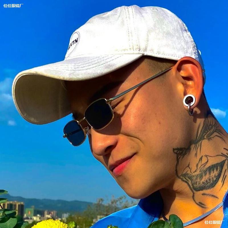 LA181可发样/风攀方形韩网小太阳潮港墨镜同眼镜手框快娘男女音太阳镜版红眼抖